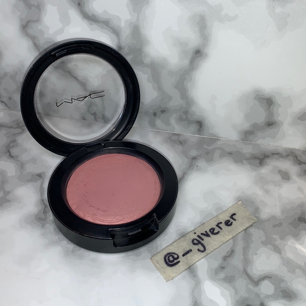 AT DUSK MAC Extra Dimension Blush